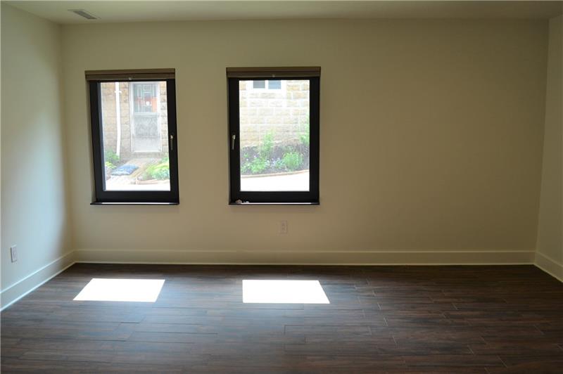 2885 Fernwald Road Pittsburgh, PA 15217 - Photo 22 of 25 Gallery Image 22