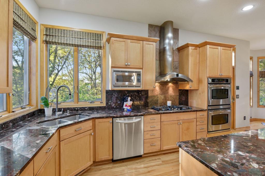 7698 Ridgeview Way Chanhassen, MN 55317 - Photo 22 of 69