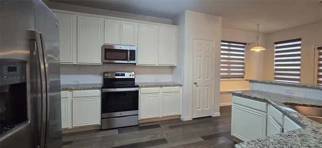 $2,700 | 818 Green Pond Drive, Garland, TX 75040