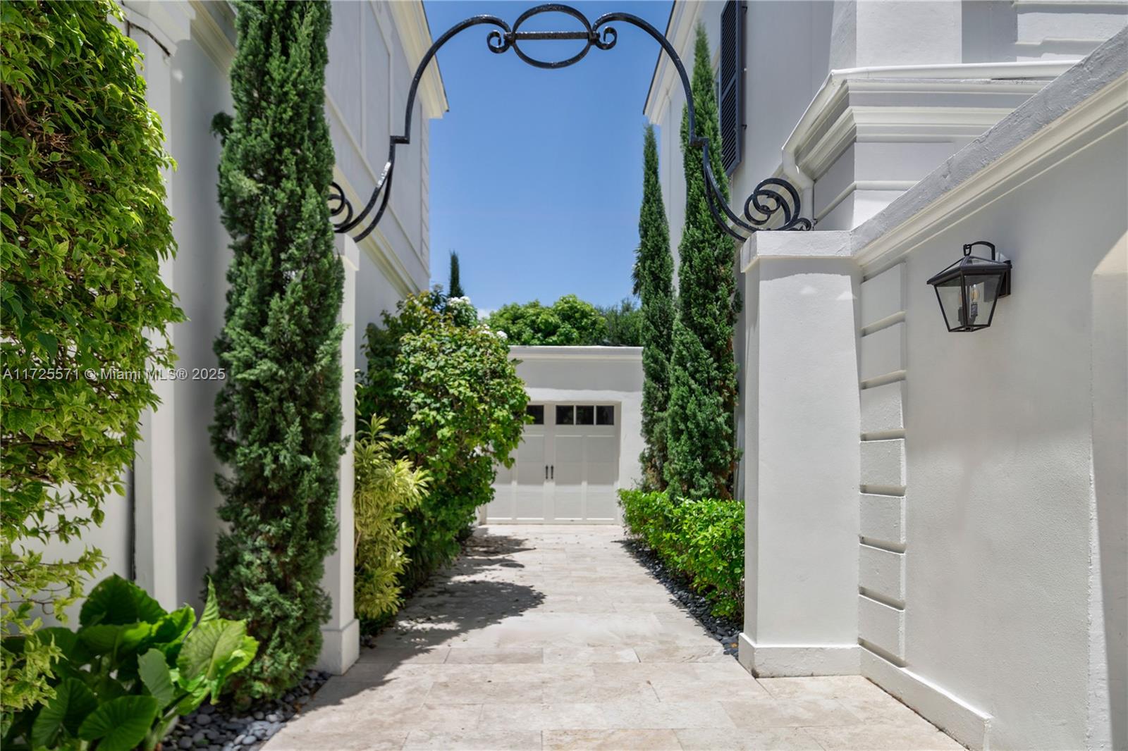 1009 Hardee Road Coral Gables, FL 33146 - Photo 3 of 40 Gallery Image 3