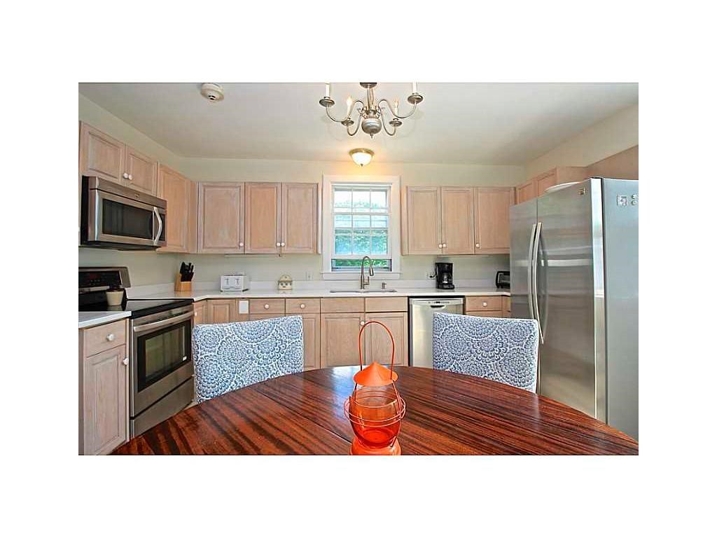 23 Old Beach Road, Unit 4 Newport, RI 02840 - Photo 12 of 25 Gallery Image 12