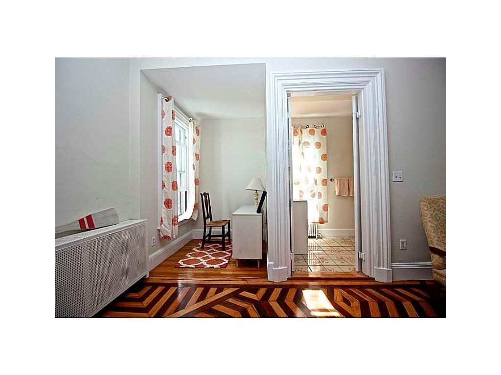23 Old Beach Road, Unit 4 Newport, RI 02840 - Photo 13 of 25 Gallery Image 13