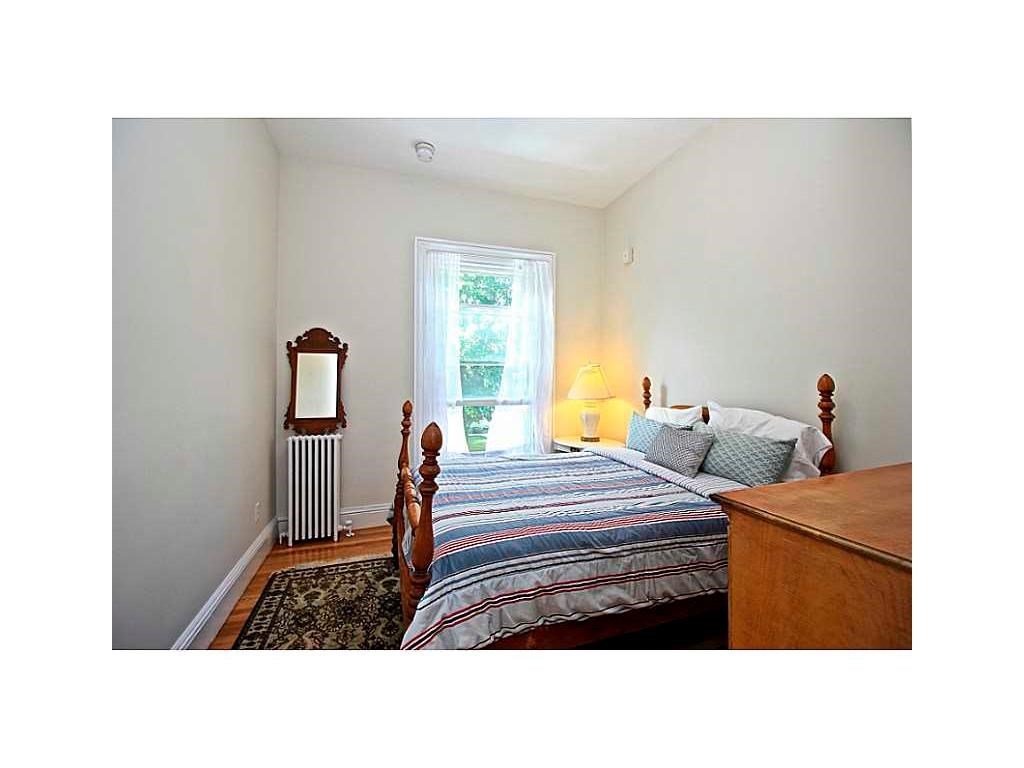 23 Old Beach Road, Unit 4 Newport, RI 02840 - Photo 18 of 25 Gallery Image 18