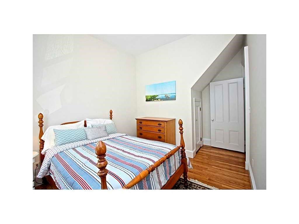 23 Old Beach Road, Unit 4 Newport, RI 02840 - Photo 19 of 25 Gallery Image 19