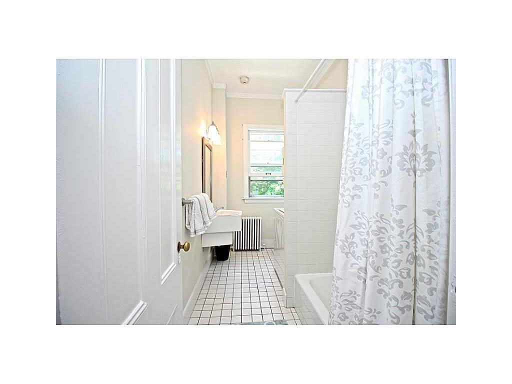 23 Old Beach Road, Unit 4 Newport, RI 02840 - Photo 20 of 25 Gallery Image 20