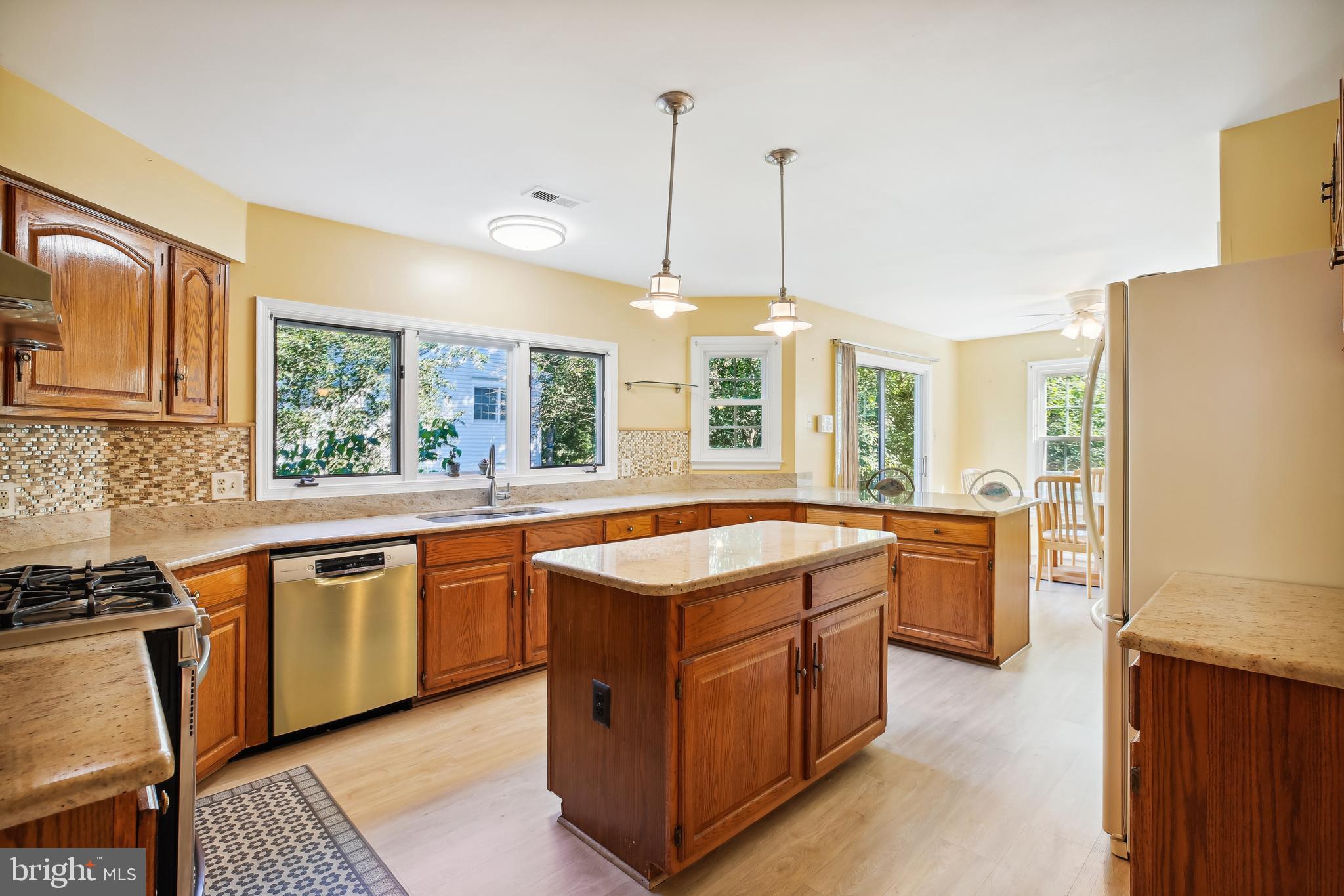 13112 Riviera Terrace Silver Spring, MD 20904 - Photo 10 of 72 Spacious kitchen with eat-in area