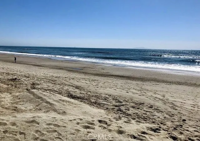 a view of a lake with houses