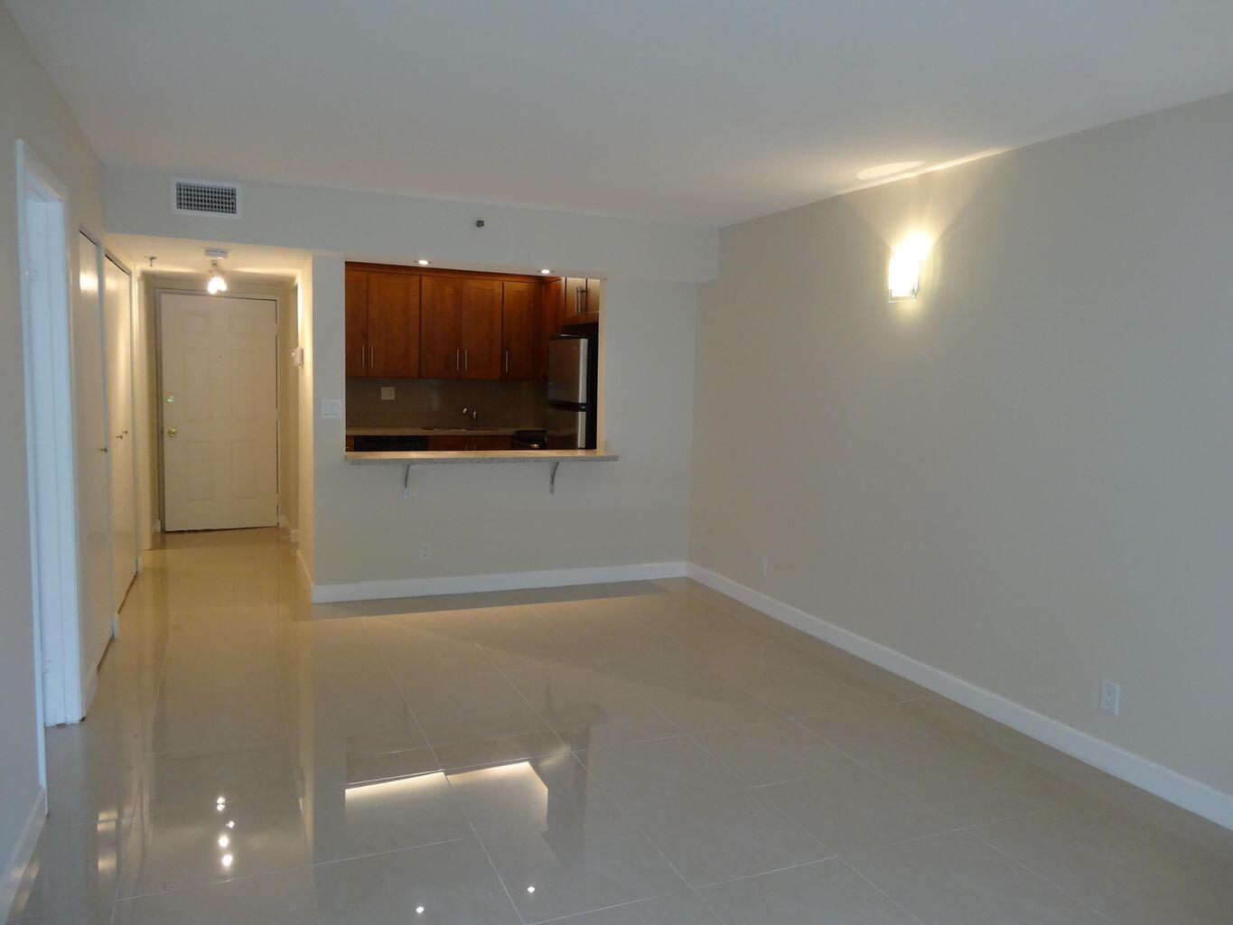 9235 Southwest 8th Street, Unit 210 Boca Raton, FL 33428 - Photo 4 of 7 20130721202115310110000000-o