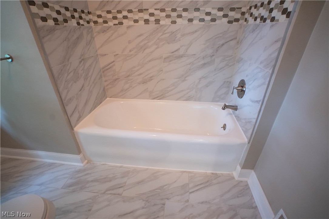 3151 Oak Road Cleveland, OH 44118 - Photo 32 of 35