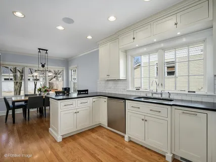 $1,650,000 | 4122 Grand Avenue, Western Springs, IL 60558