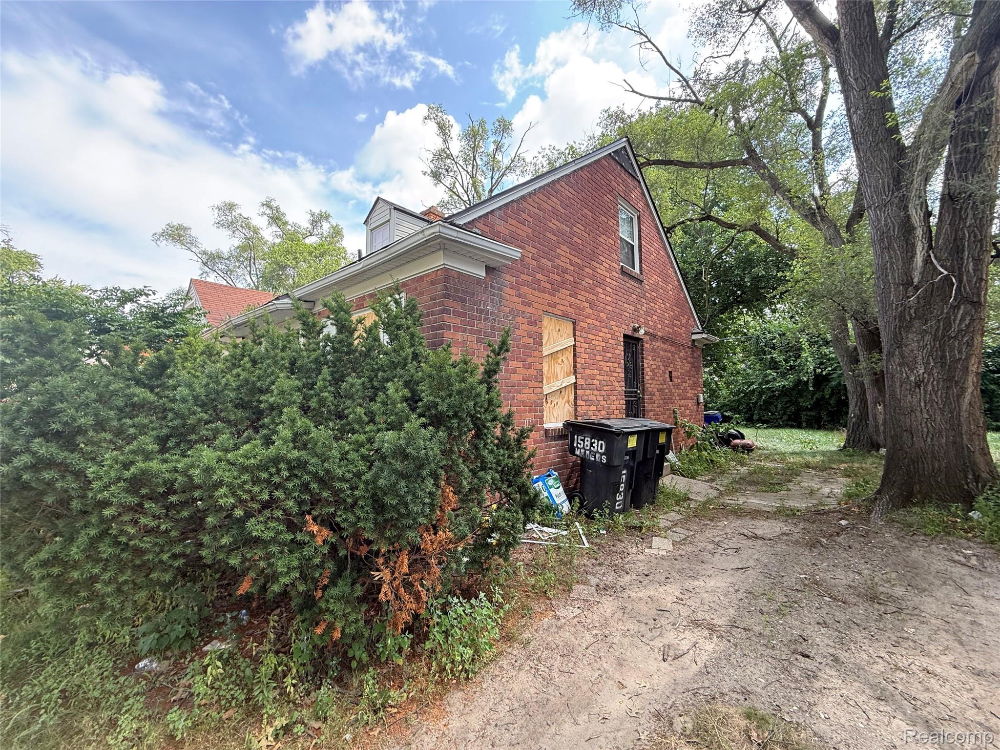 15830 Meyers Road Detroit, MI 48227 - Photo 23 of 27 Copy_of_IMG_1394.jpg