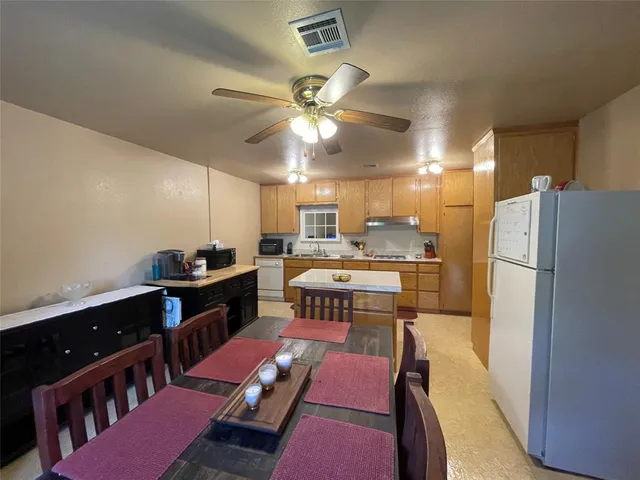 $212,500 | 190 Fcr 192, Streetman, TX 75859