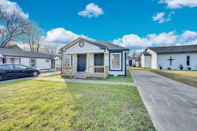 $1,350 | 412 East Avenue F, Midlothian, TX 76065