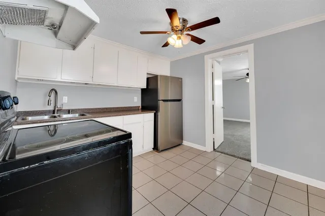 $1,350 | 412 East Avenue F, Midlothian, TX 76065