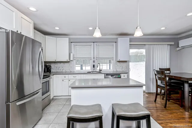 $499,000 | 2700 Falcon Avenue, Medford, NY 11763