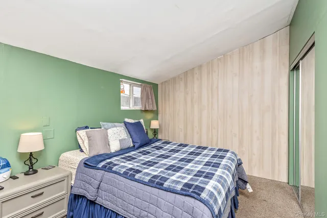 $499,000 | 2700 Falcon Avenue, Medford, NY 11763