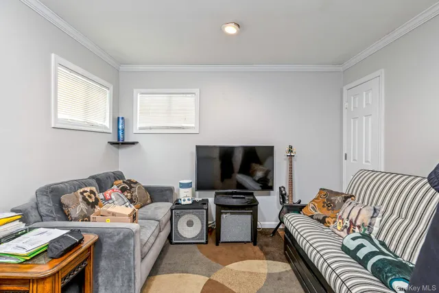 $499,000 | 2700 Falcon Avenue, Medford, NY 11763