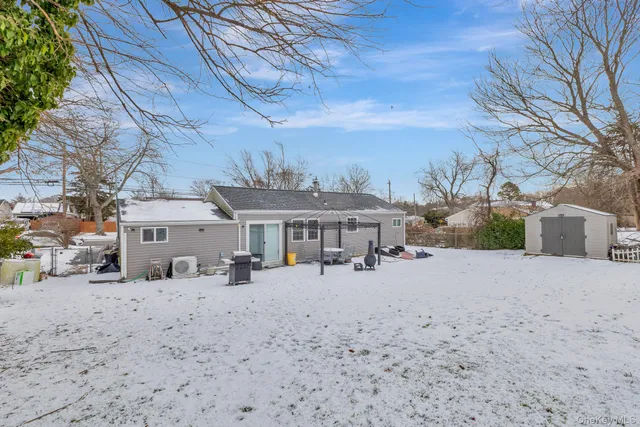 $499,000 | 2700 Falcon Avenue, Medford, NY 11763