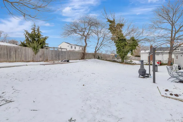 $499,000 | 2700 Falcon Avenue, Medford, NY 11763