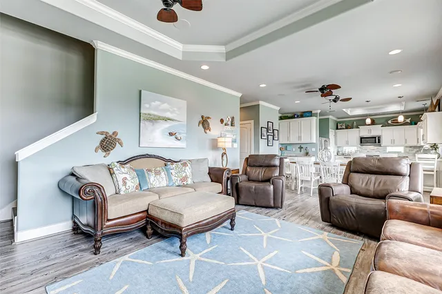 $790,000 | 950 Seadrift Drive, Crystal Beach, TX 77650