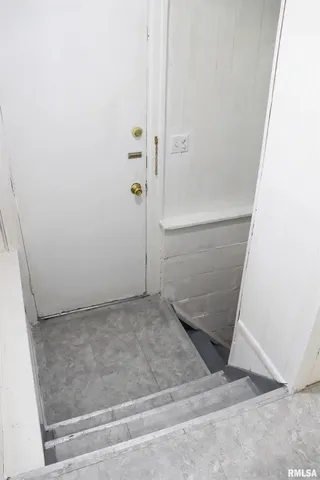 $84,900 | 1123 West Purtscher Drive, Peoria, IL 61614