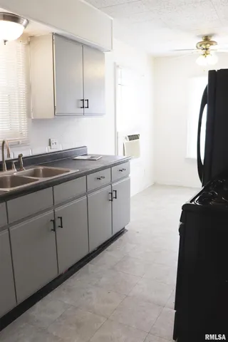 $84,900 | 1123 West Purtscher Drive, Peoria, IL 61614