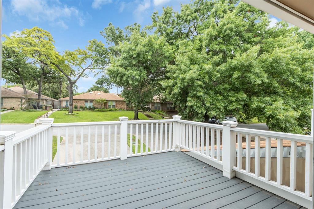1424 Hampton Road Grapevine, TX 76051 - Photo 18 of 30