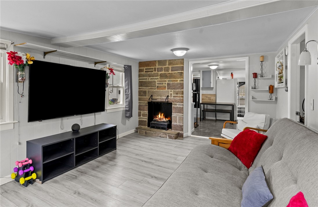 46 Riverside Avenue Johnston, RI 02919 - Photo 4 of 34 Gallery Image 4