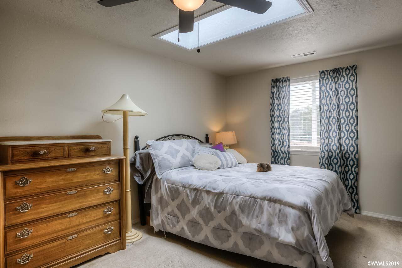 1621 Southwest Filbert Lane Dallas, OR 97338 - Photo 24 of 34 Gallery Image 24