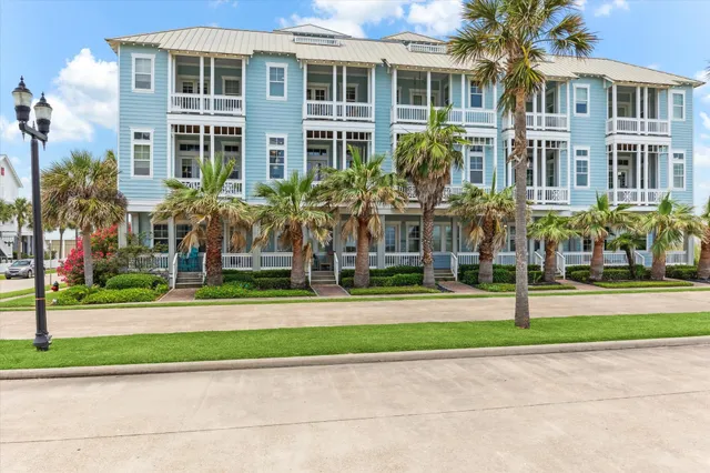 $819,000 | 1822 Seaside Drive, Galveston, TX 77550