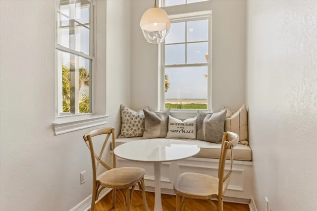 $819,000 | 1822 Seaside Drive, Galveston, TX 77550