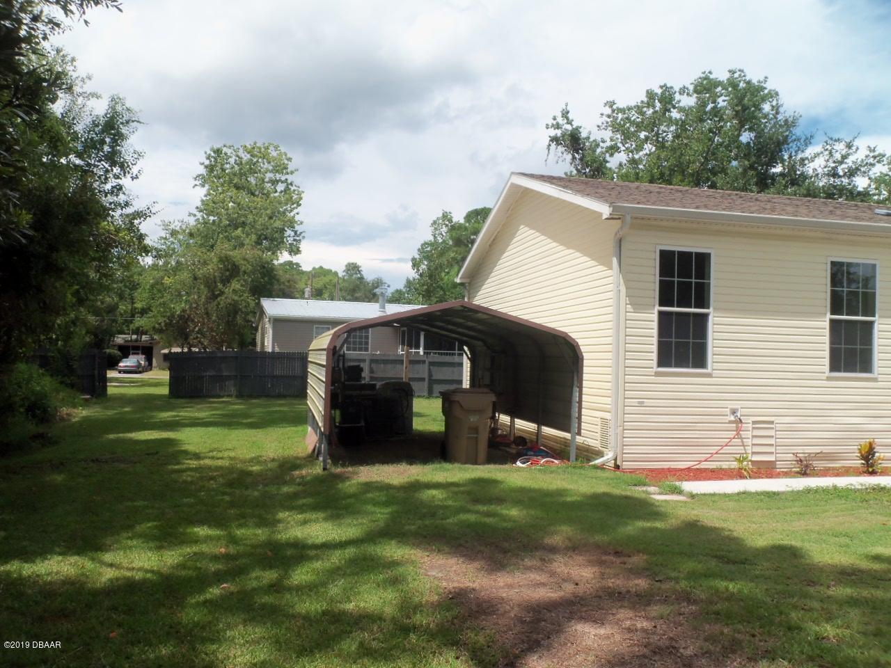 23923 Coon Road Astor, FL 32102 - Photo 3 of 40 100_3693