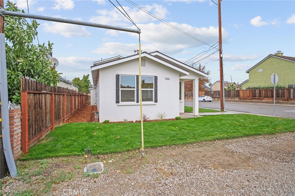 243 West 3rd Street Tracy, CA 95376 - Photo 4 of 29 a house view with a outdoor space
