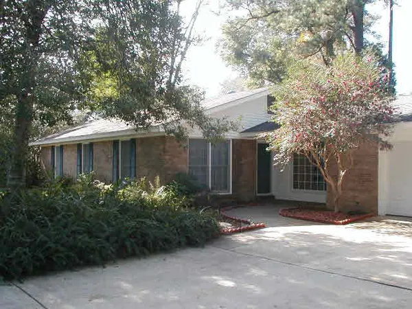 $1,250 | 859 Colonial Drive, Fairhope, AL 36532