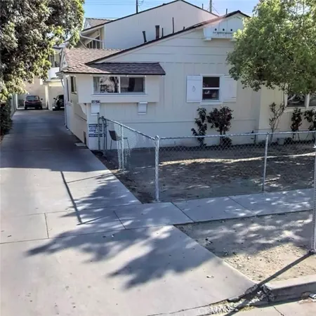 a house view with a outdoor space