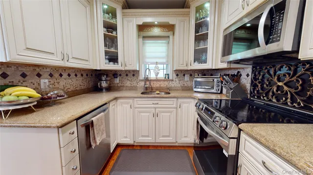 $1,150,000 | 14 Plymouth Street, New Hyde Park, NY 11040