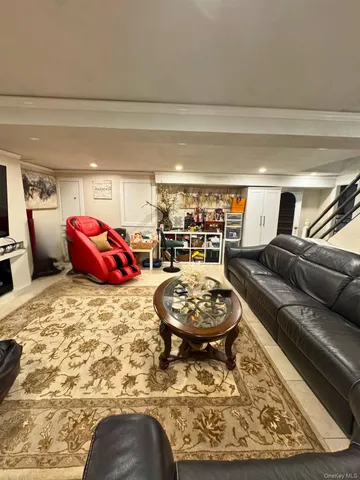 $1,150,000 | 14 Plymouth Street, New Hyde Park, NY 11040