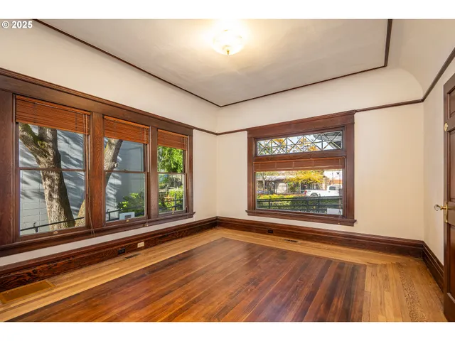 $595,000 | 990 West 7th Avenue, Eugene, OR 97402