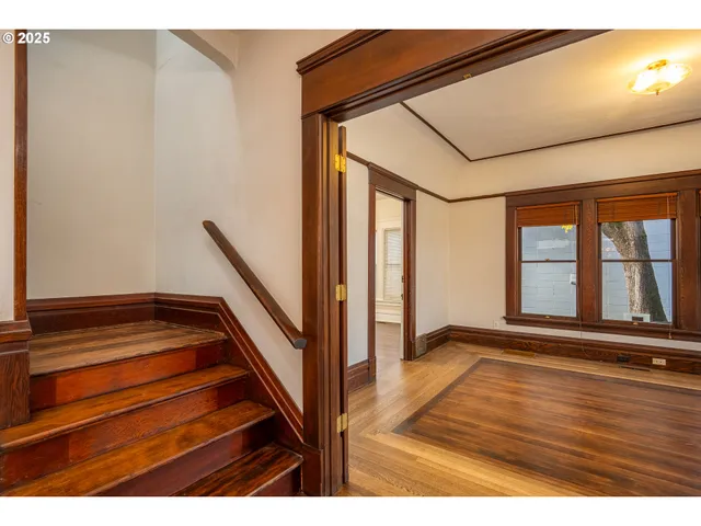 $595,000 | 990 West 7th Avenue, Eugene, OR 97402