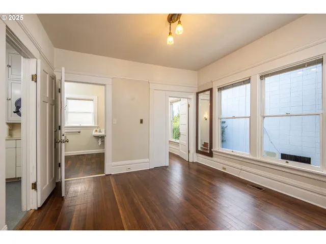 $595,000 | 990 West 7th Avenue, Eugene, OR 97402