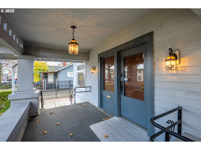 $595,000 | 990 West 7th Avenue, Eugene, OR 97402