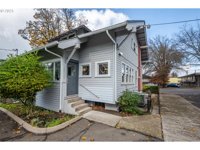 $595,000 | 990 West 7th Avenue, Eugene, OR 97402