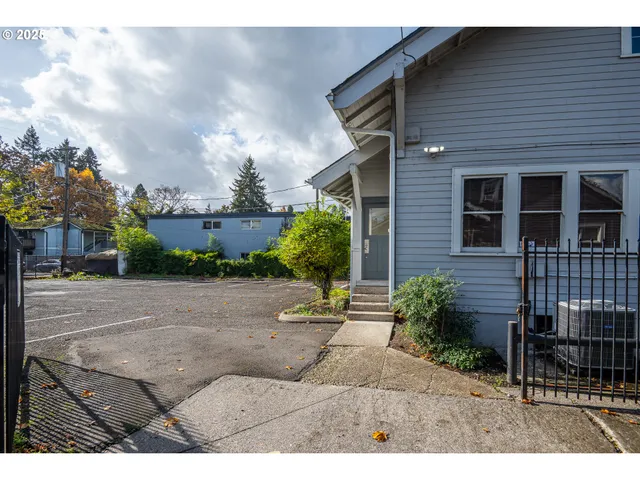 $595,000 | 990 West 7th Avenue, Eugene, OR 97402
