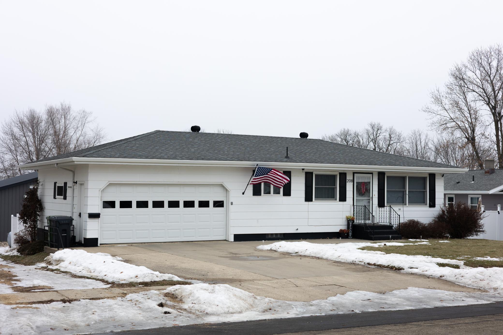 208 2nd Street East Adrian, MN 56110 - Photo 1 of 3
