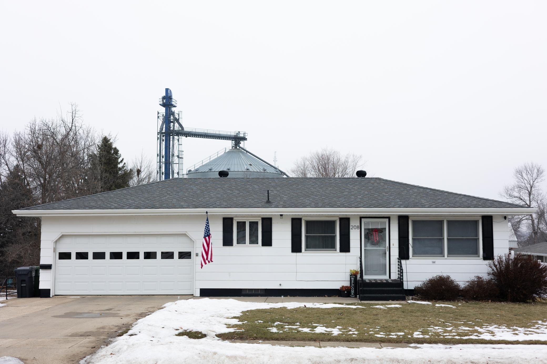 208 2nd Street East Adrian, MN 56110 - Photo 2 of 3