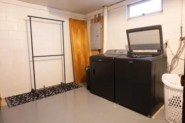 $197,500 | 208 2nd Street East, Adrian, MN 56110