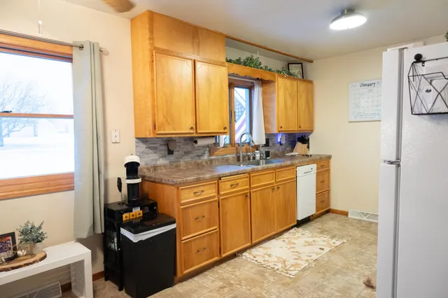 $197,500 | 208 2nd Street East, Adrian, MN 56110