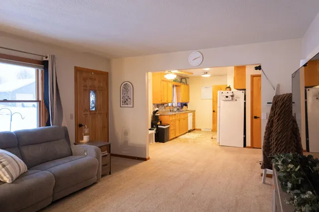 $197,500 | 208 2nd Street East, Adrian, MN 56110