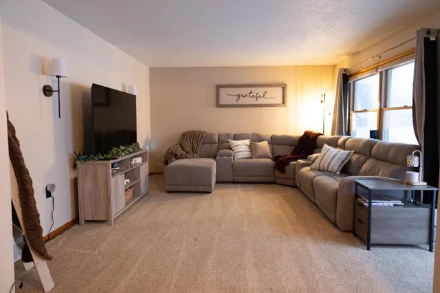 $197,500 | 208 2nd Street East, Adrian, MN 56110