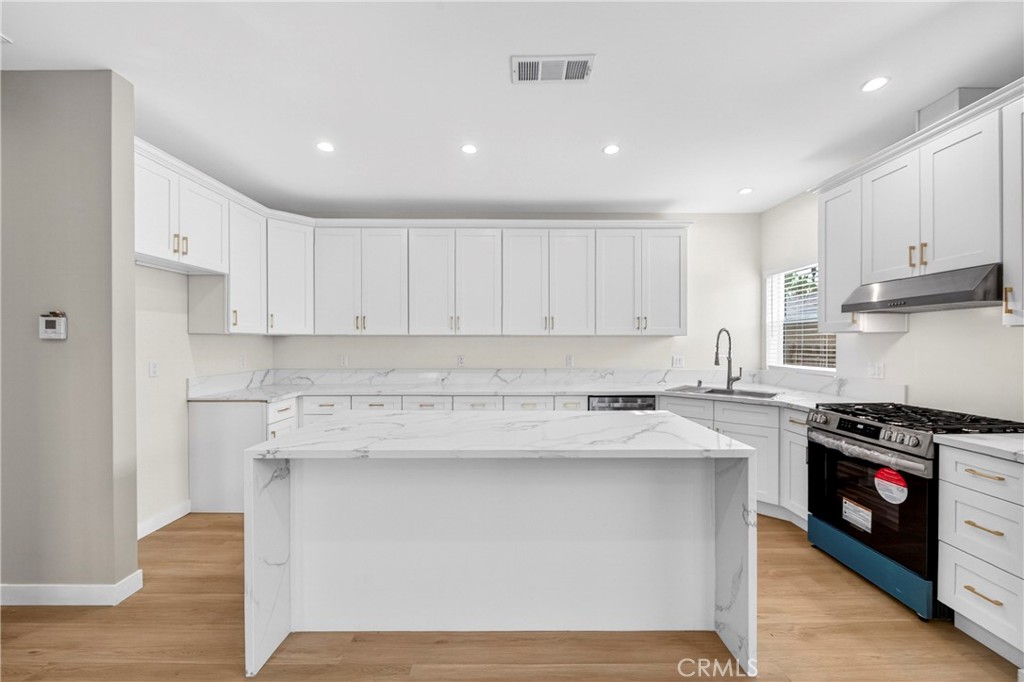 2643 Tenth Street Riverside, CA 92507 - Photo 4 of 34